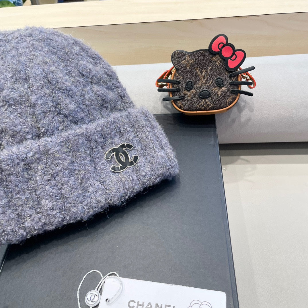 CHANEL BEANIE HAT IN COOL GRAY WOOL 413327