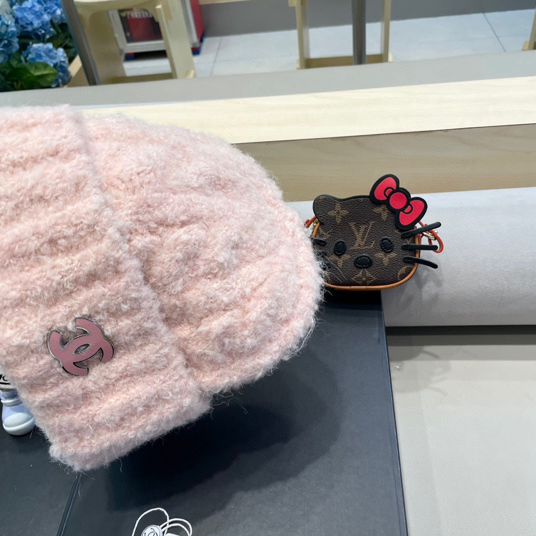 CHANEL BEANIE HAT IN LIGHT PINK WOOL 413329