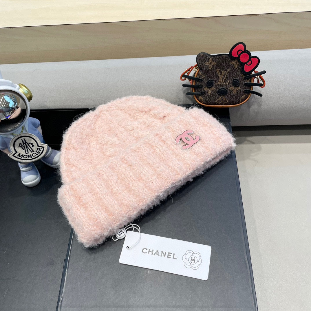 CHANEL BEANIE HAT IN LIGHT PINK WOOL 413329