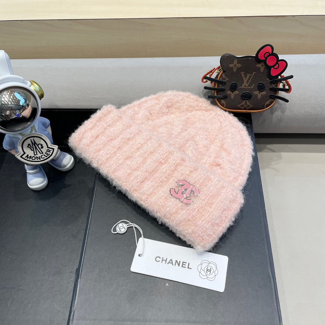 CHANEL BEANIE HAT IN LIGHT PINK WOOL 413329