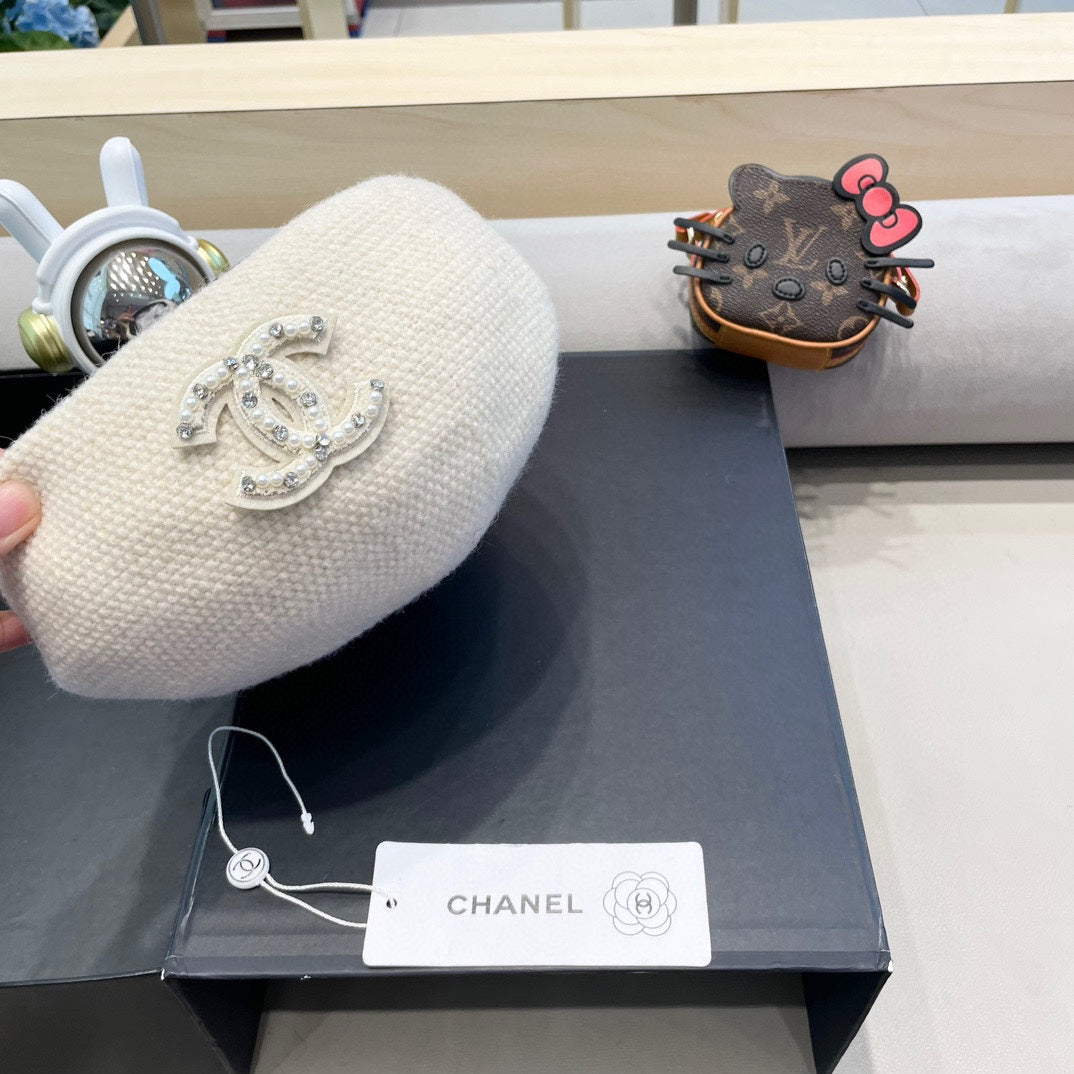 CHANEL BERET HAT IN WHITE COTTON AND LINEN 417832