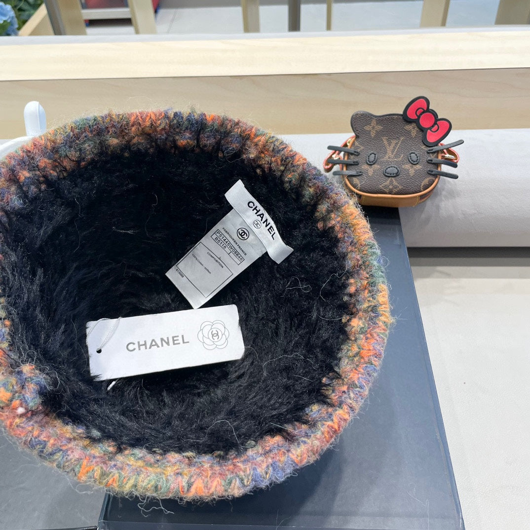 CHANEL BUCKET HAT IN BLACK LAMB FUR 419466