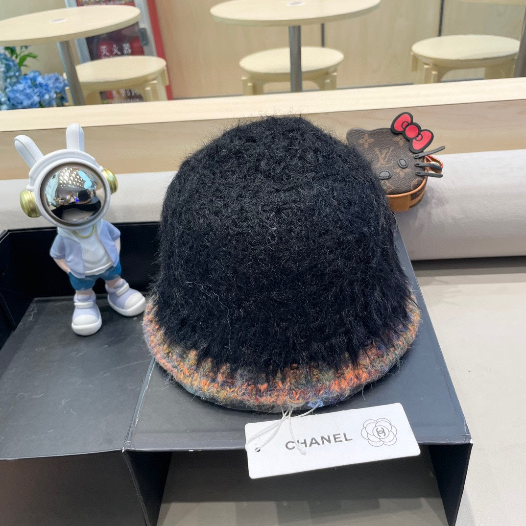 CHANEL BUCKET HAT IN BLACK LAMB FUR 419466