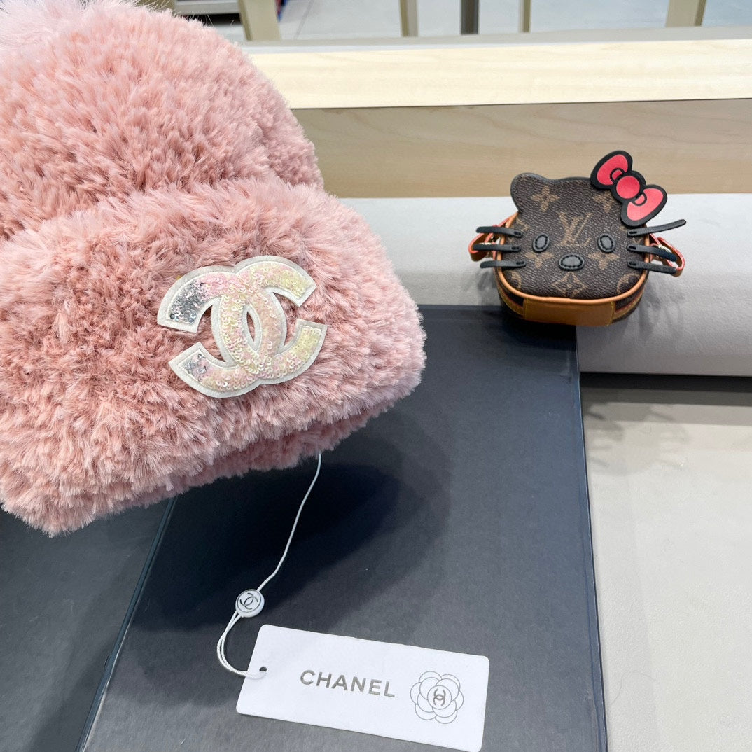 CHANEL BEANIE HAT IN LIGHT PINK SOLF FLEECE 419712