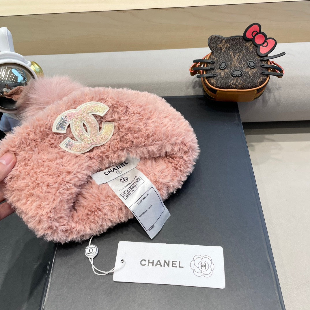 CHANEL BEANIE HAT IN LIGHT PINK SOLF FLEECE 419712