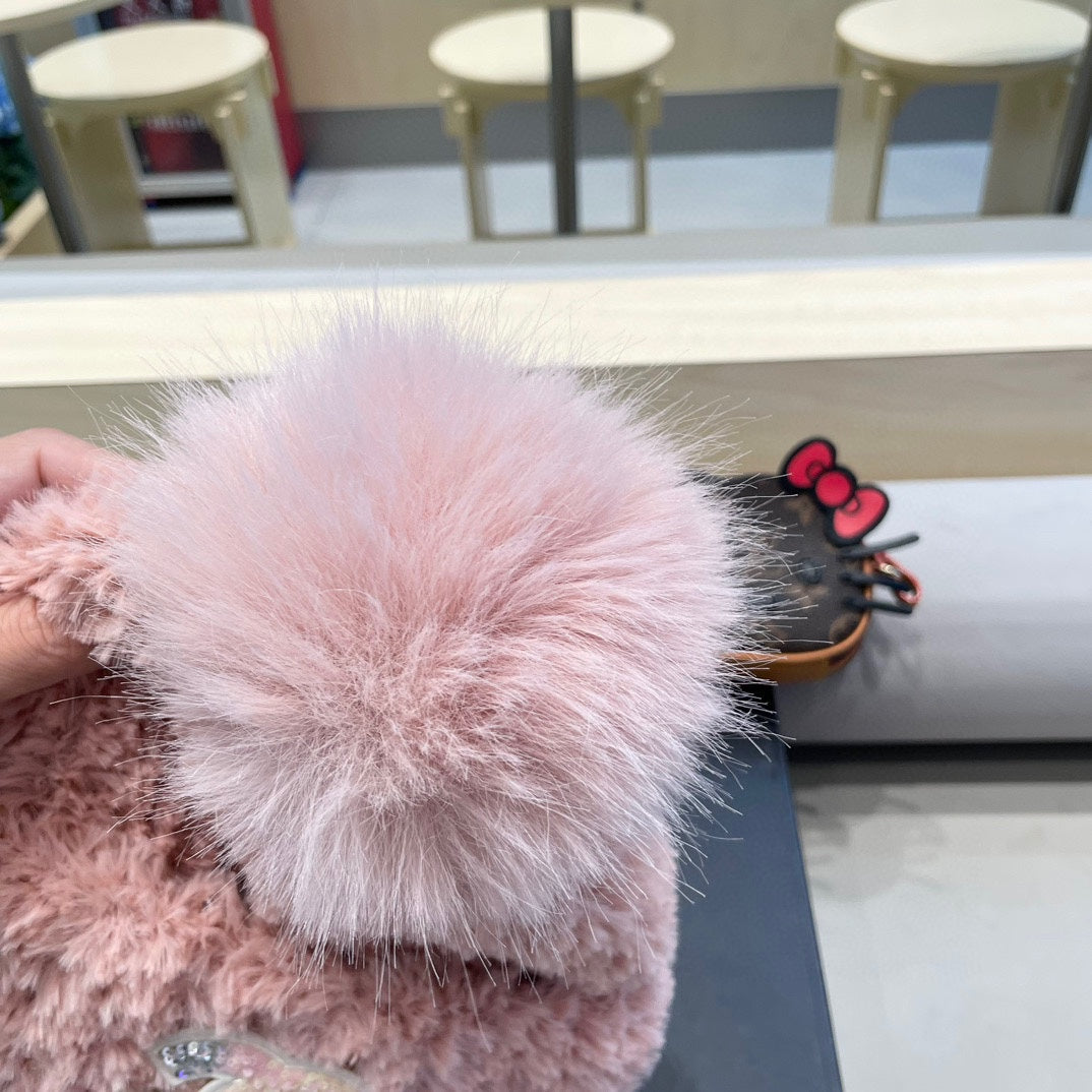 CHANEL BEANIE HAT IN LIGHT PINK SOLF FLEECE 419712