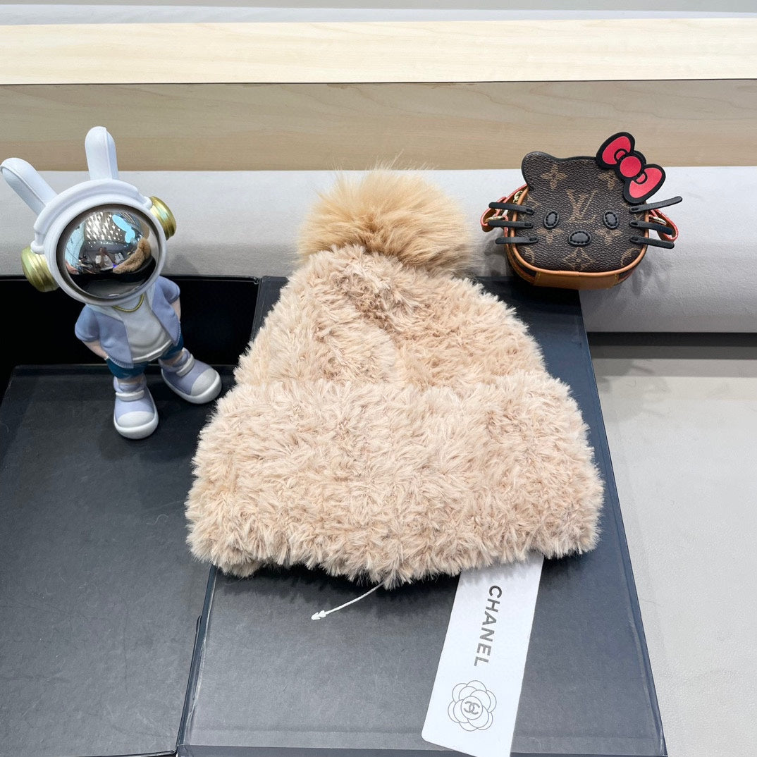 CHANEL BEANIE HAT IN CAMEL BEIGE SOLF FLEECE 419713