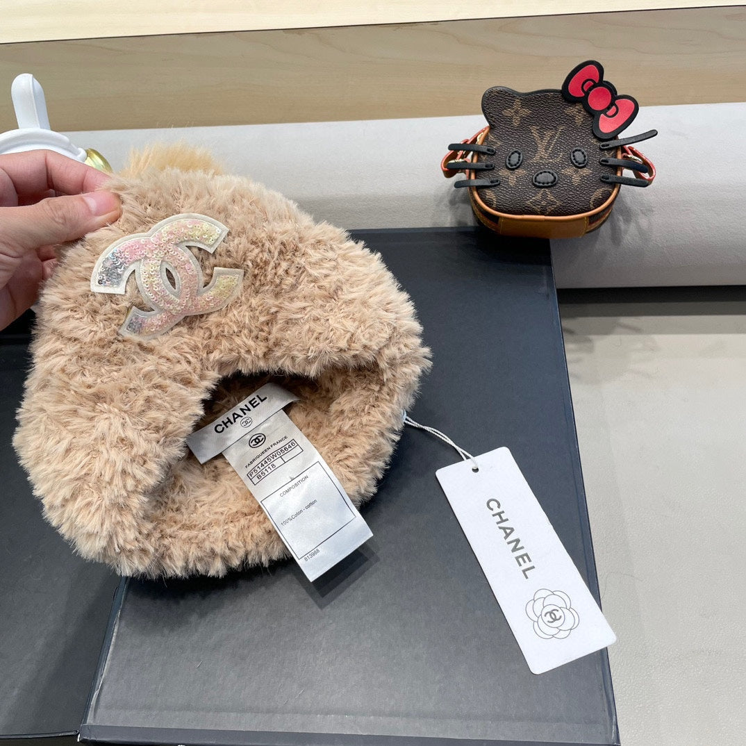CHANEL BEANIE HAT IN CAMEL BEIGE SOLF FLEECE 419713