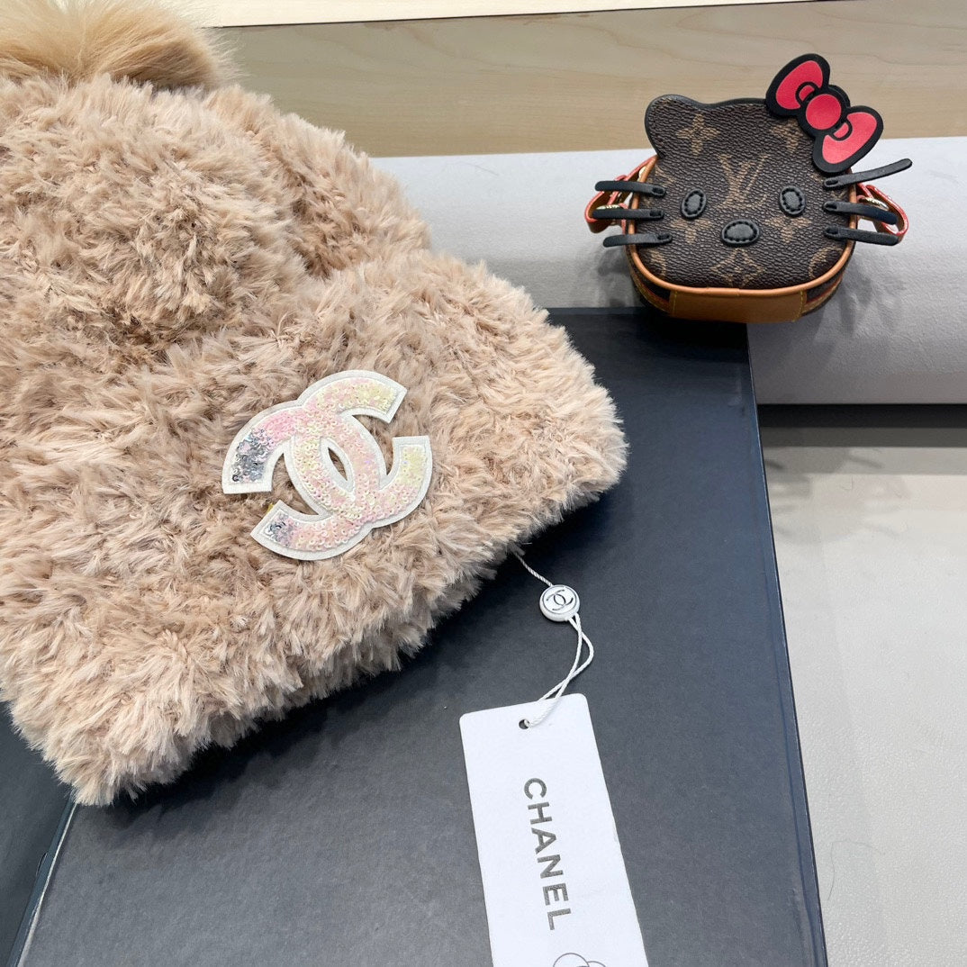 CHANEL BEANIE HAT IN CAMEL BEIGE SOLF FLEECE 419713