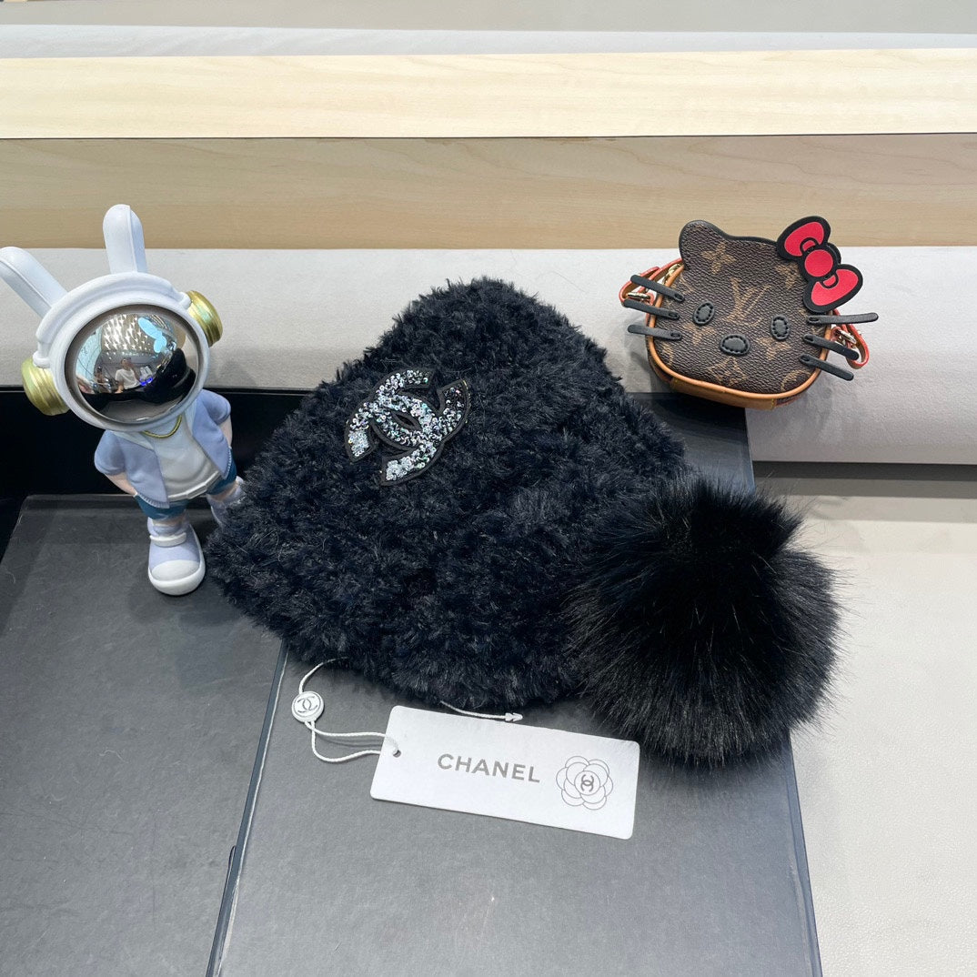 CHANEL BEANIE HAT IN BLACK SOLF FLEECE 419715