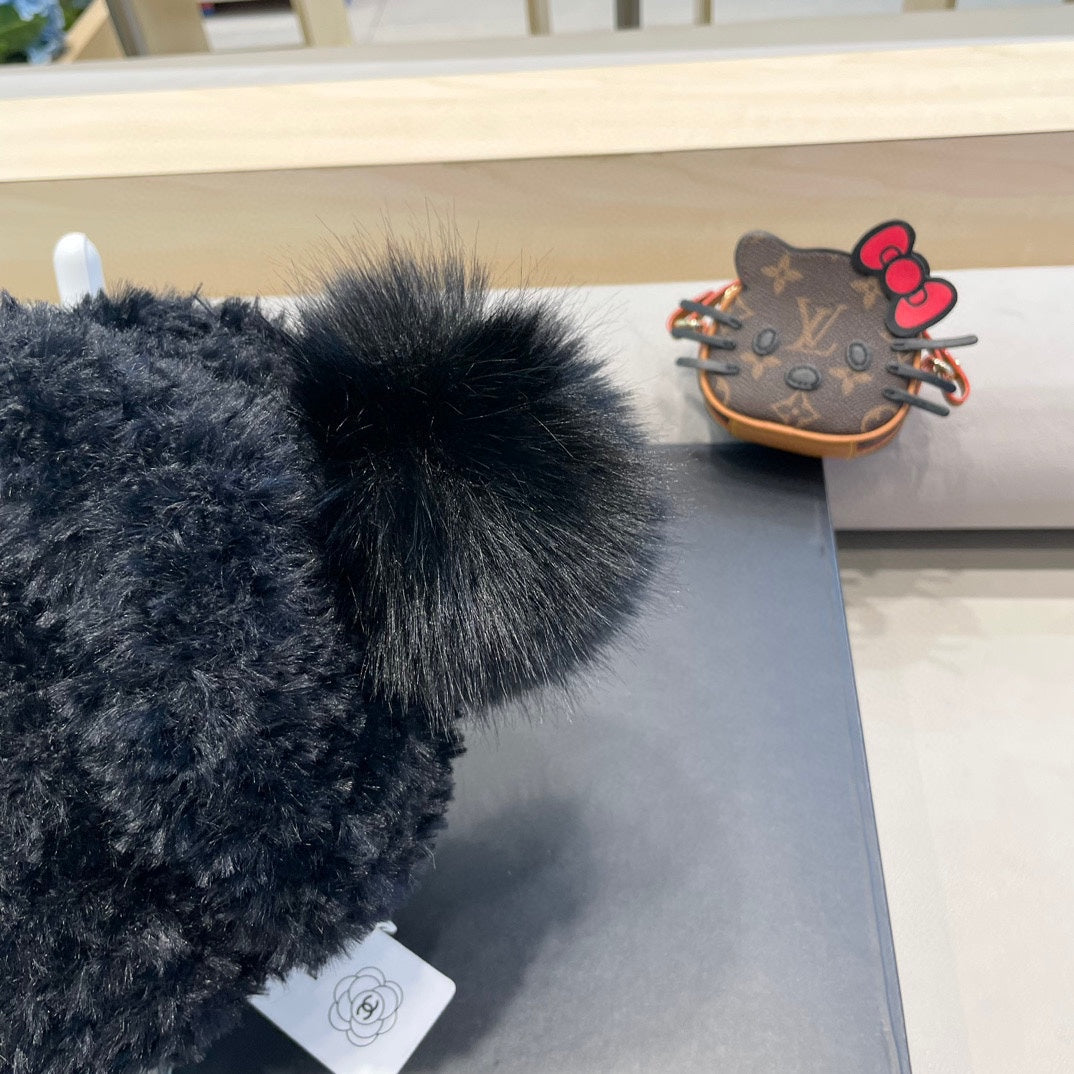 CHANEL BEANIE HAT IN BLACK SOLF FLEECE 419715