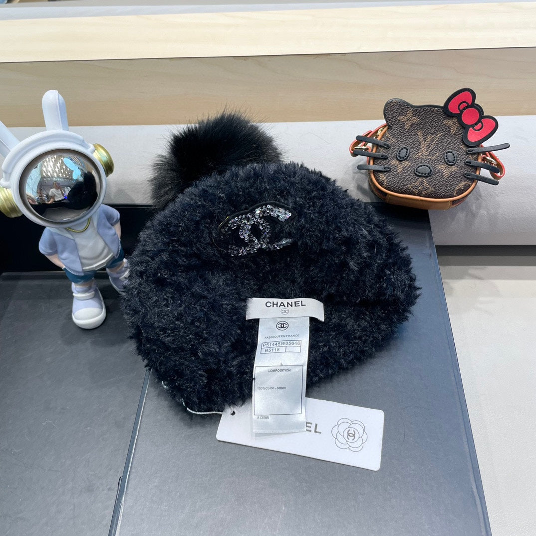 CHANEL BEANIE HAT IN BLACK SOLF FLEECE 419715
