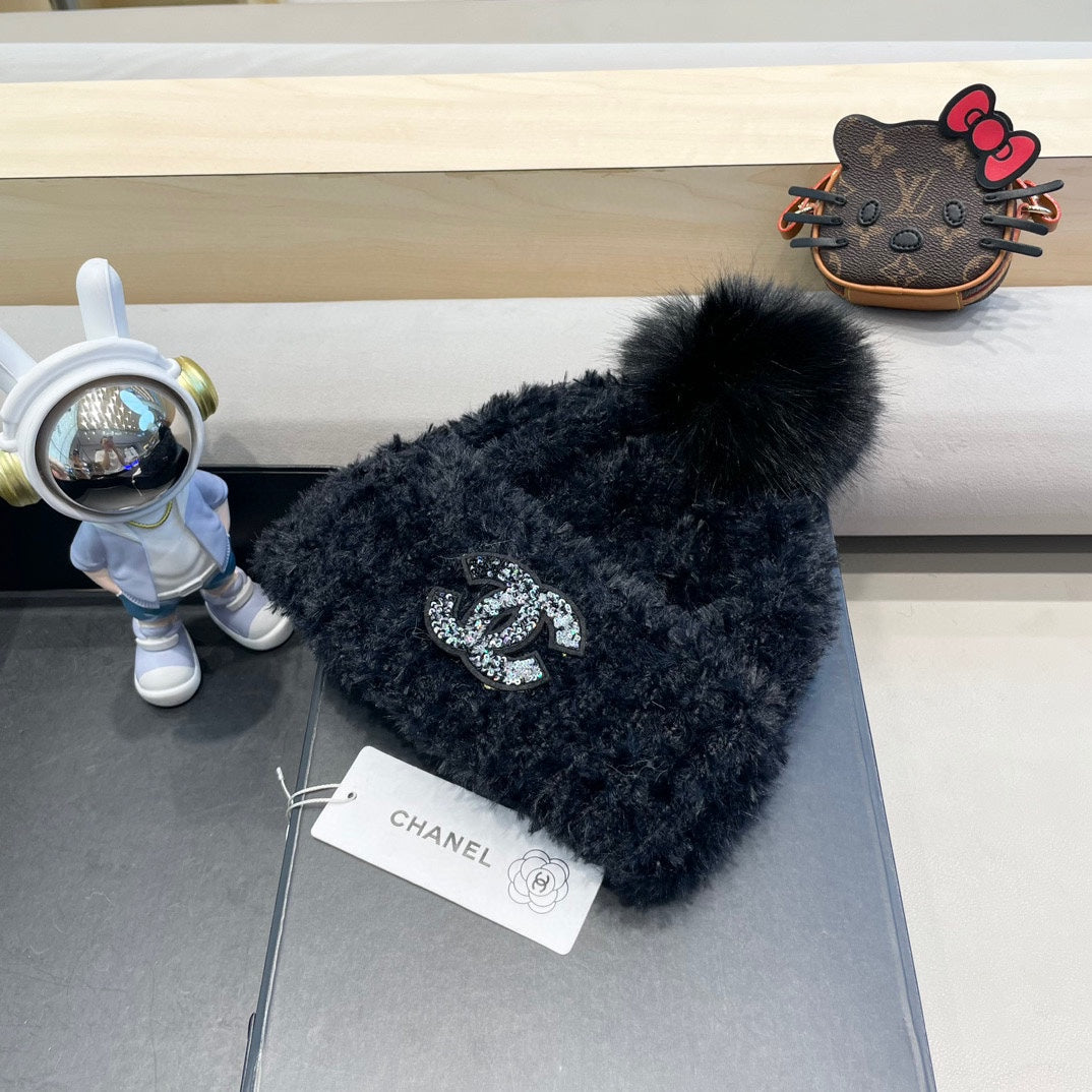 CHANEL BEANIE HAT IN BLACK SOLF FLEECE 419715