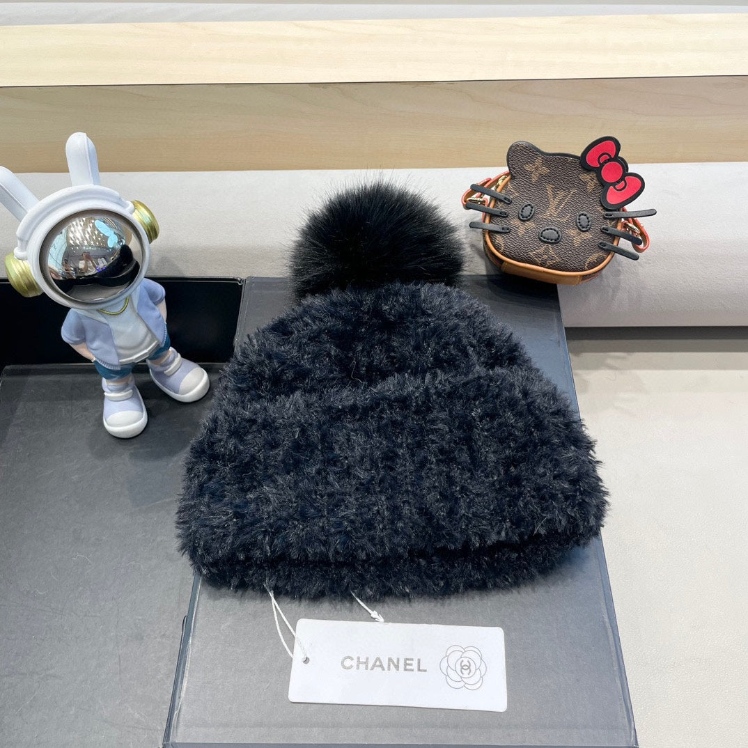 CHANEL BEANIE HAT IN BLACK SOLF FLEECE 419715
