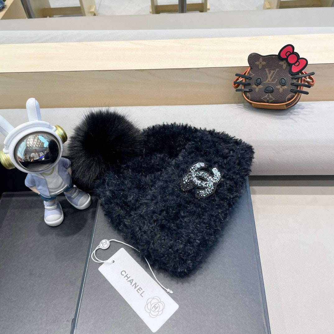 CHANEL BEANIE HAT IN BLACK SOLF FLEECE 419715