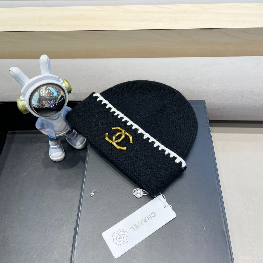 CHANEL BEANIE HAT IN BLACK WOOL 419778