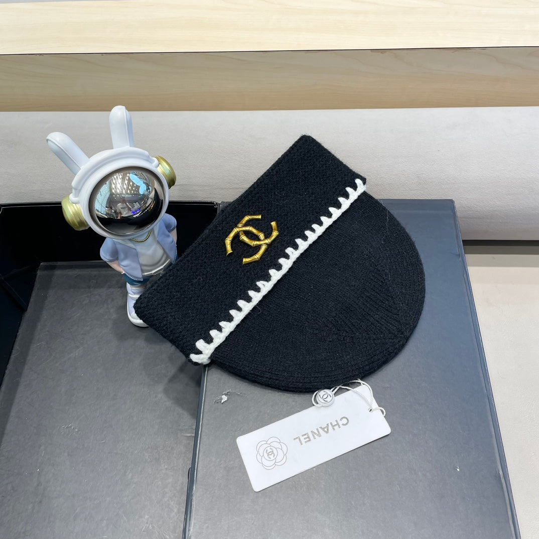 CHANEL BEANIE HAT IN BLACK WOOL 419778