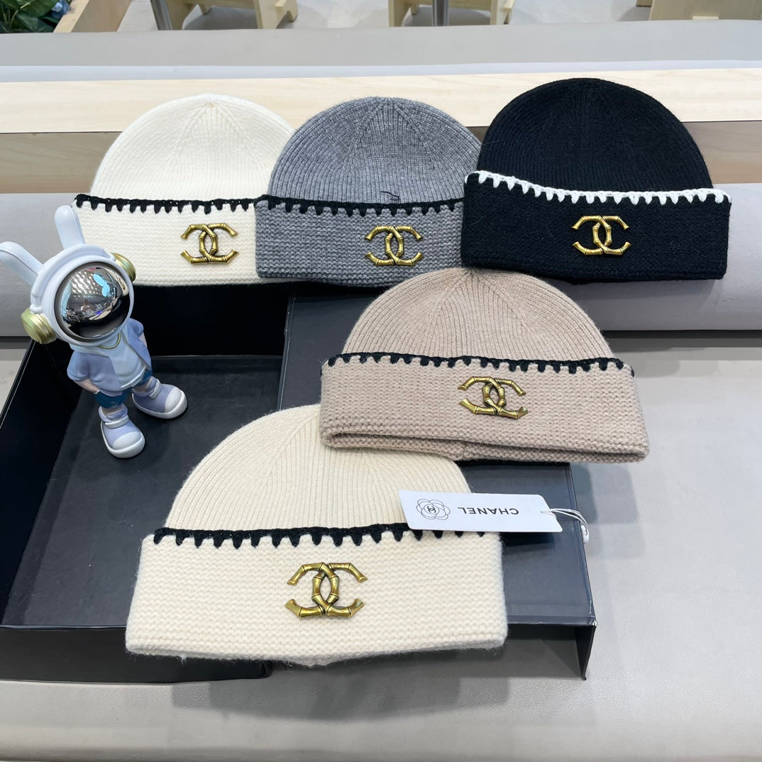 CHANEL BEANIE HAT IN BLACK WOOL 419778