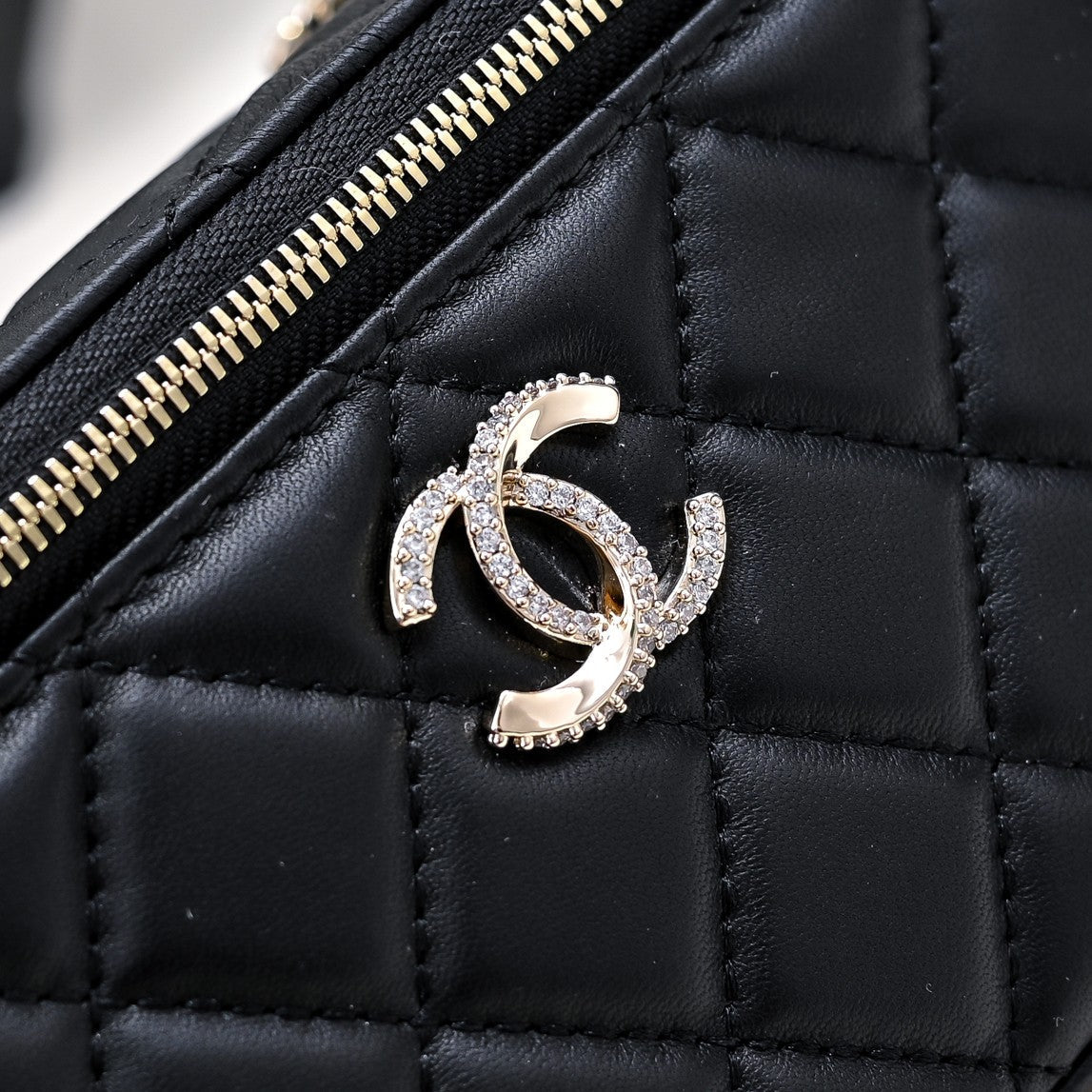 CHANEL 24K Vanity Top Handle 17cm Black Lambskin Silver Hardware
