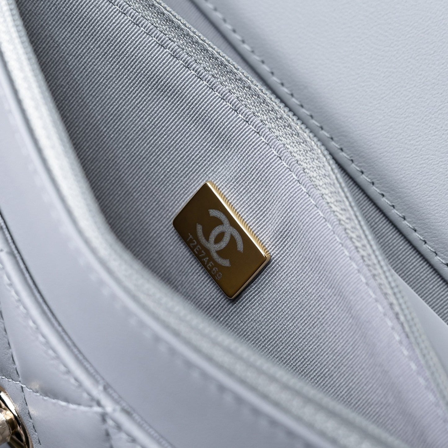CHANEL 24K Woc Top Handle 19cm Light Grey Lambskin Light Gold Hardware