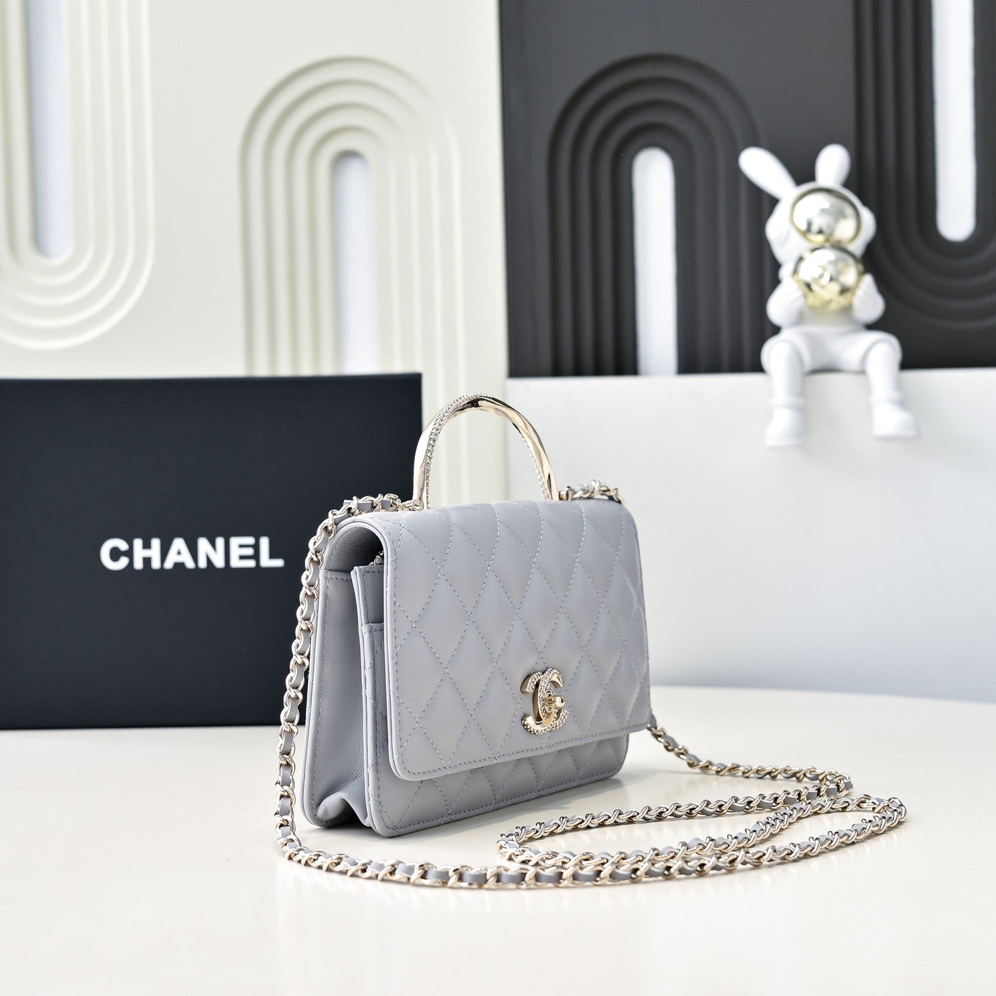 CHANEL 24K Woc Top Handle 19cm Light Grey Lambskin Light Gold Hardware