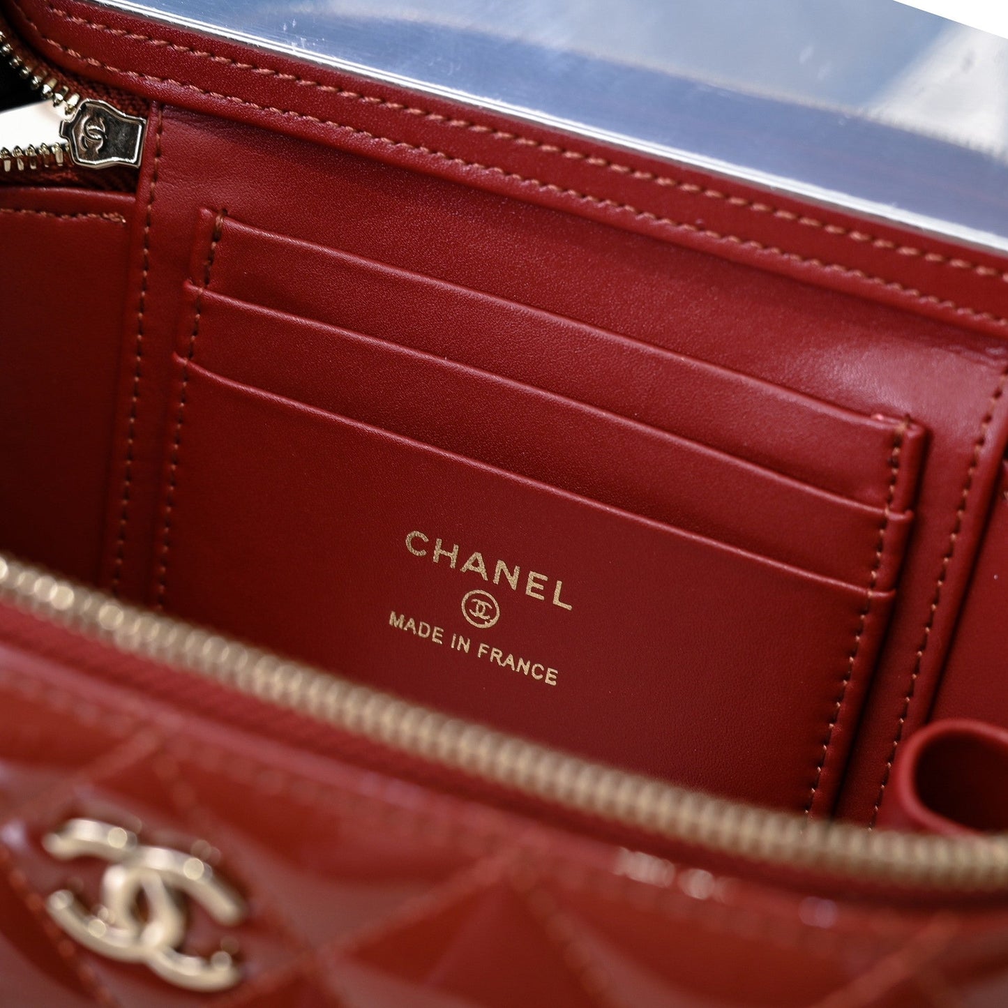 CHANEL 24P Vanity Top Handle 16.5cm Black Patent Calfskin Light Gold Hardware