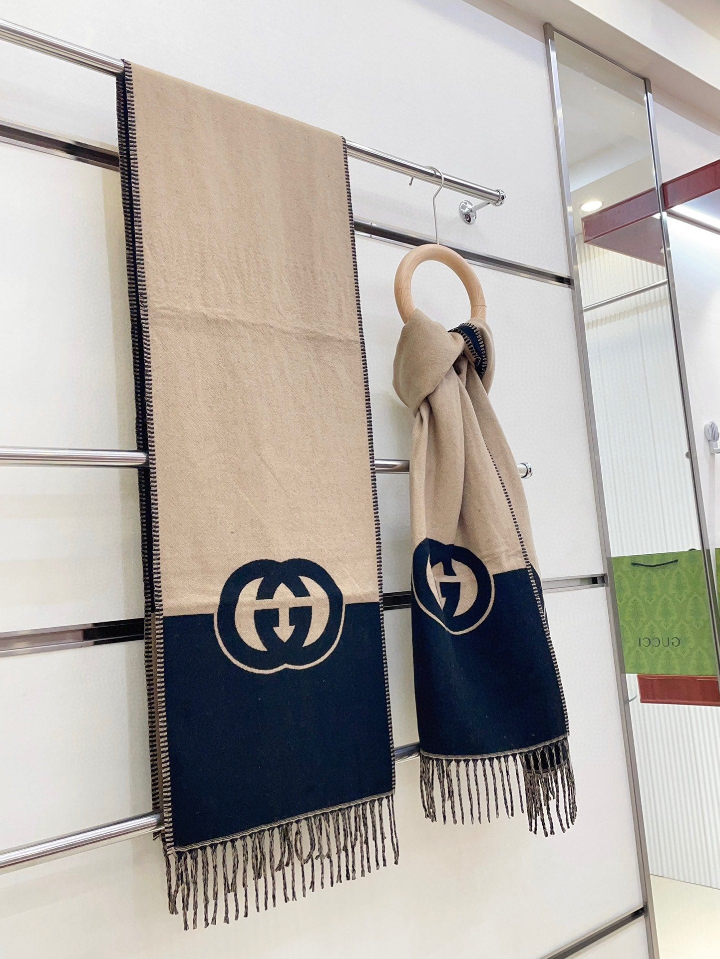 Gucci CAMEL BEIGE AND BLACK WOOL WITH INTERLOCKING G SCARF 200 CM