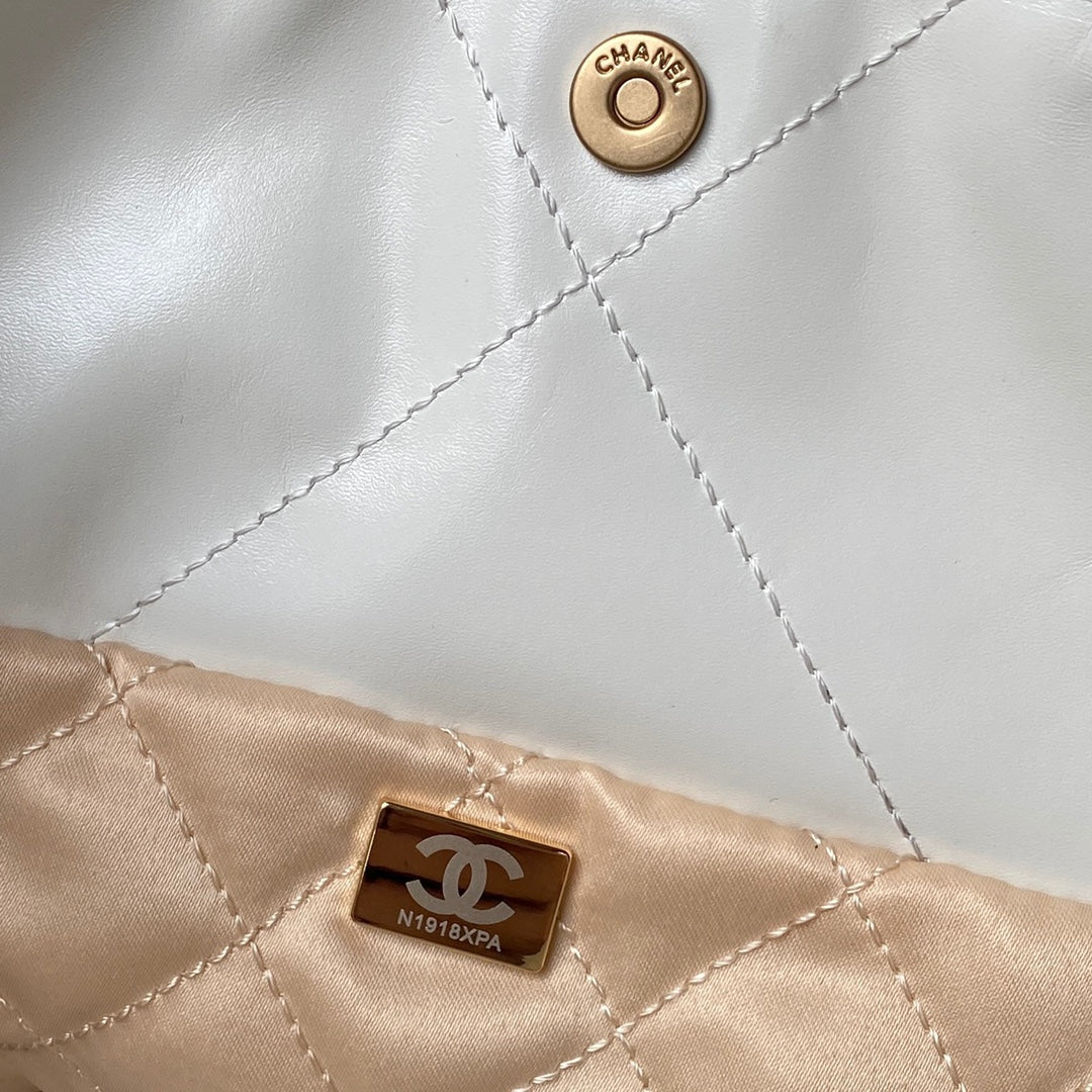 CHANEL 24C Hobo 22 bag 45cm Light Grey Lambskin
