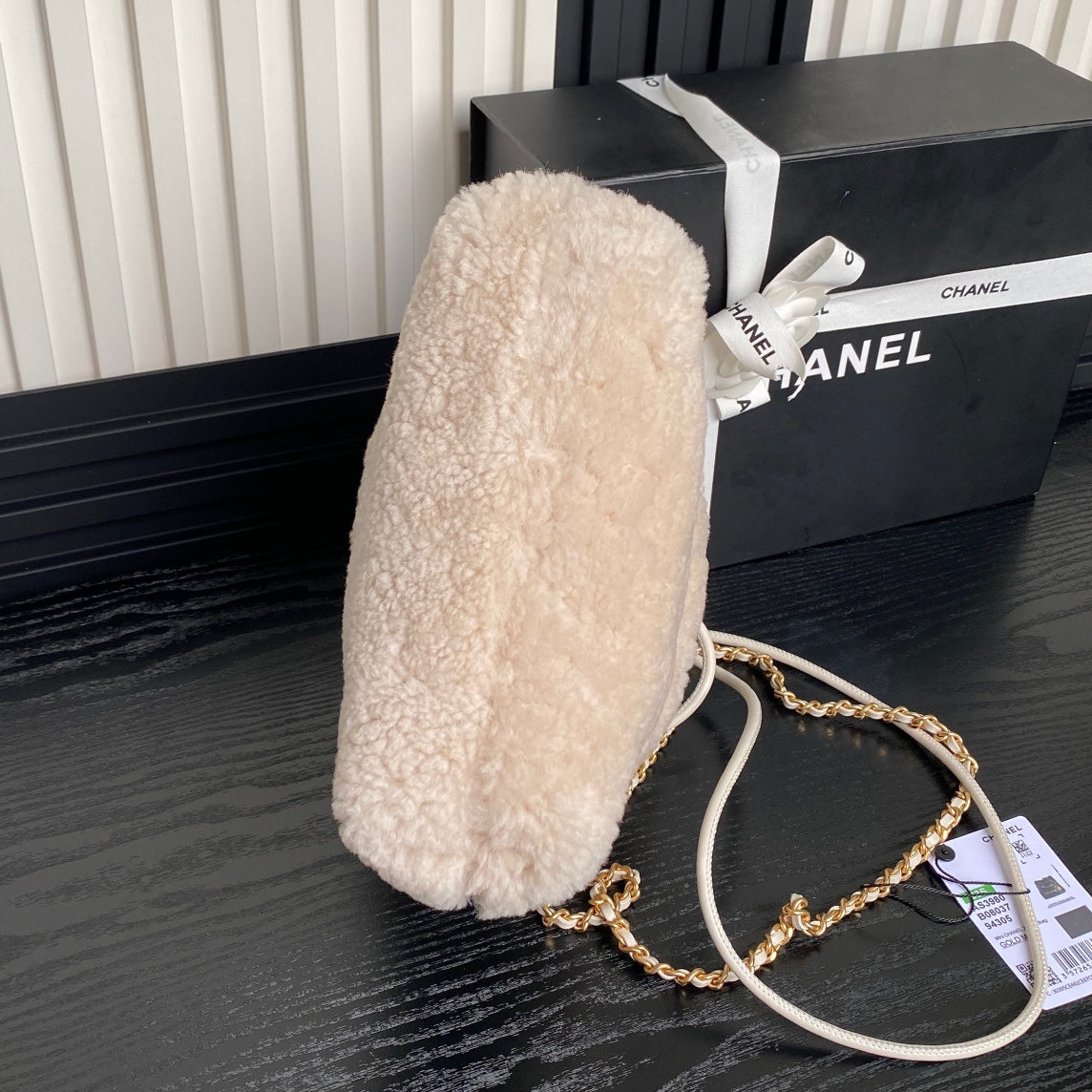 CHANEL 24K Hobo 22 Bag 20cm Beige Wool Fur