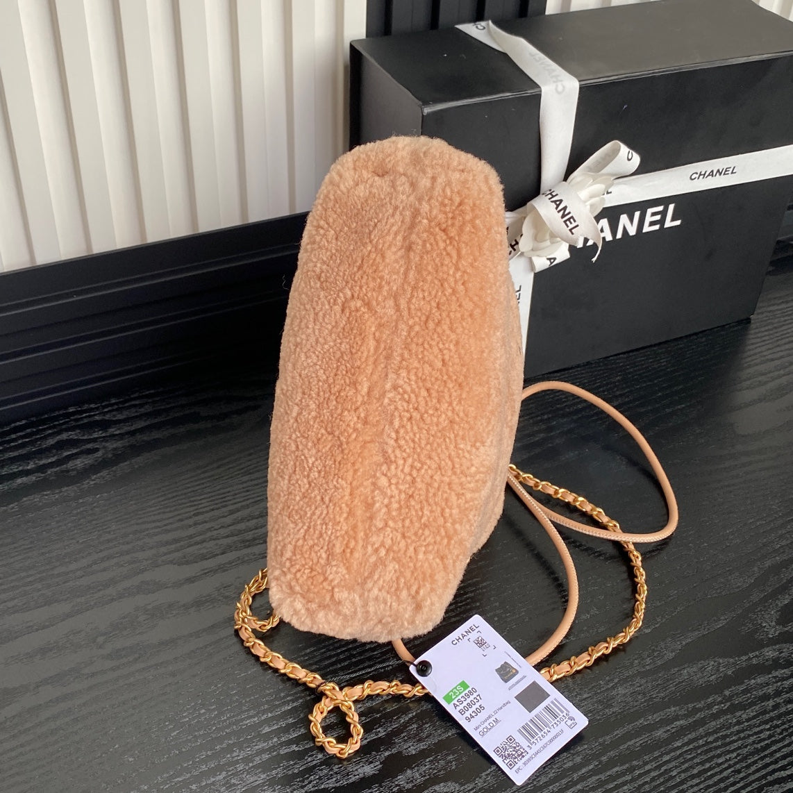CHANEL 24K Hobo 22 Bag 20cm Brown Wool Fur