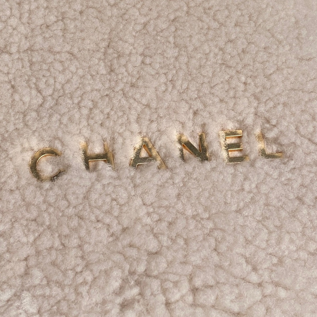 CHANEL 24K Hobo 22 Bag 35cm Beige Wool Fur