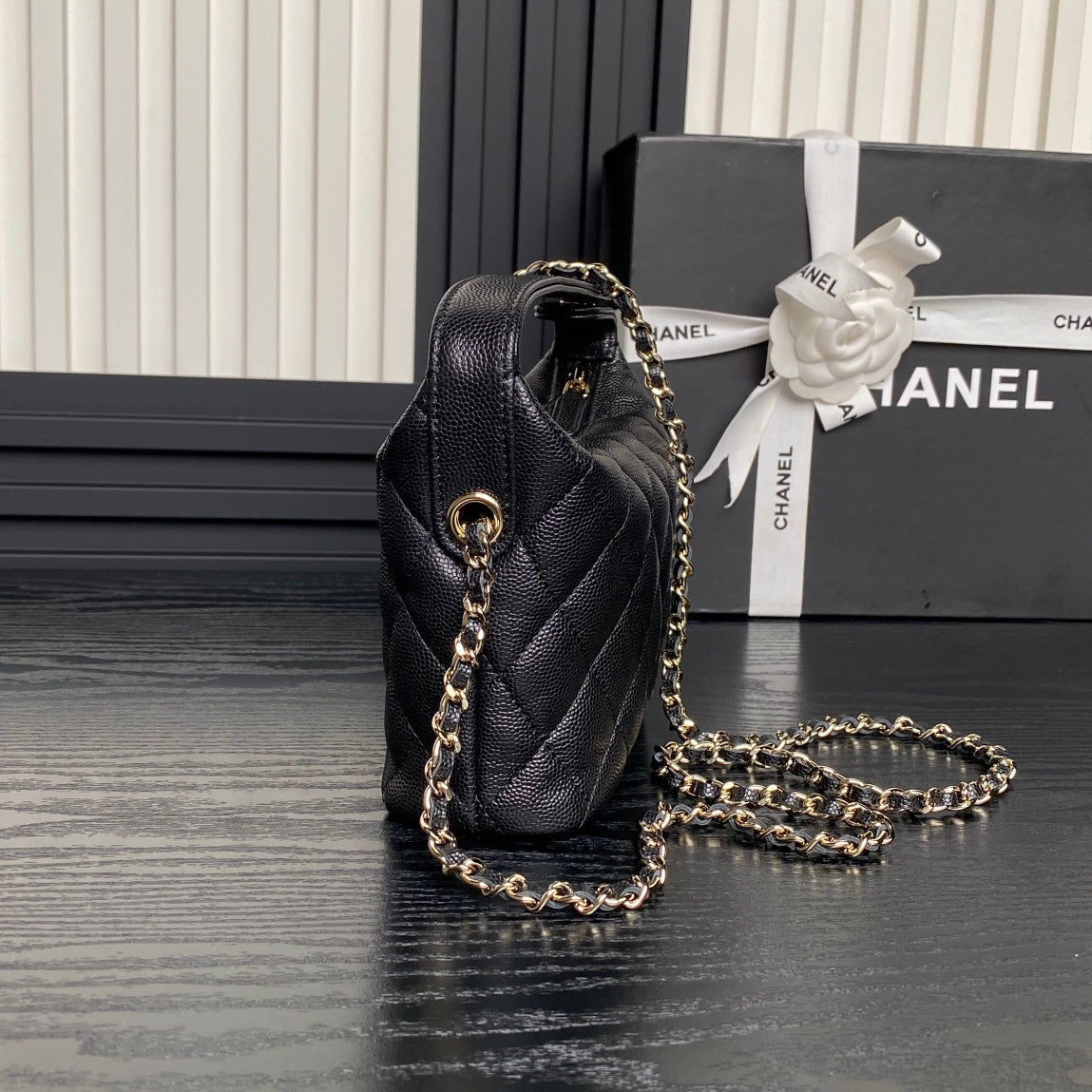 CHANEL 25C Hobo Bag 21.5cm Top Handle Black Grained Calfskin