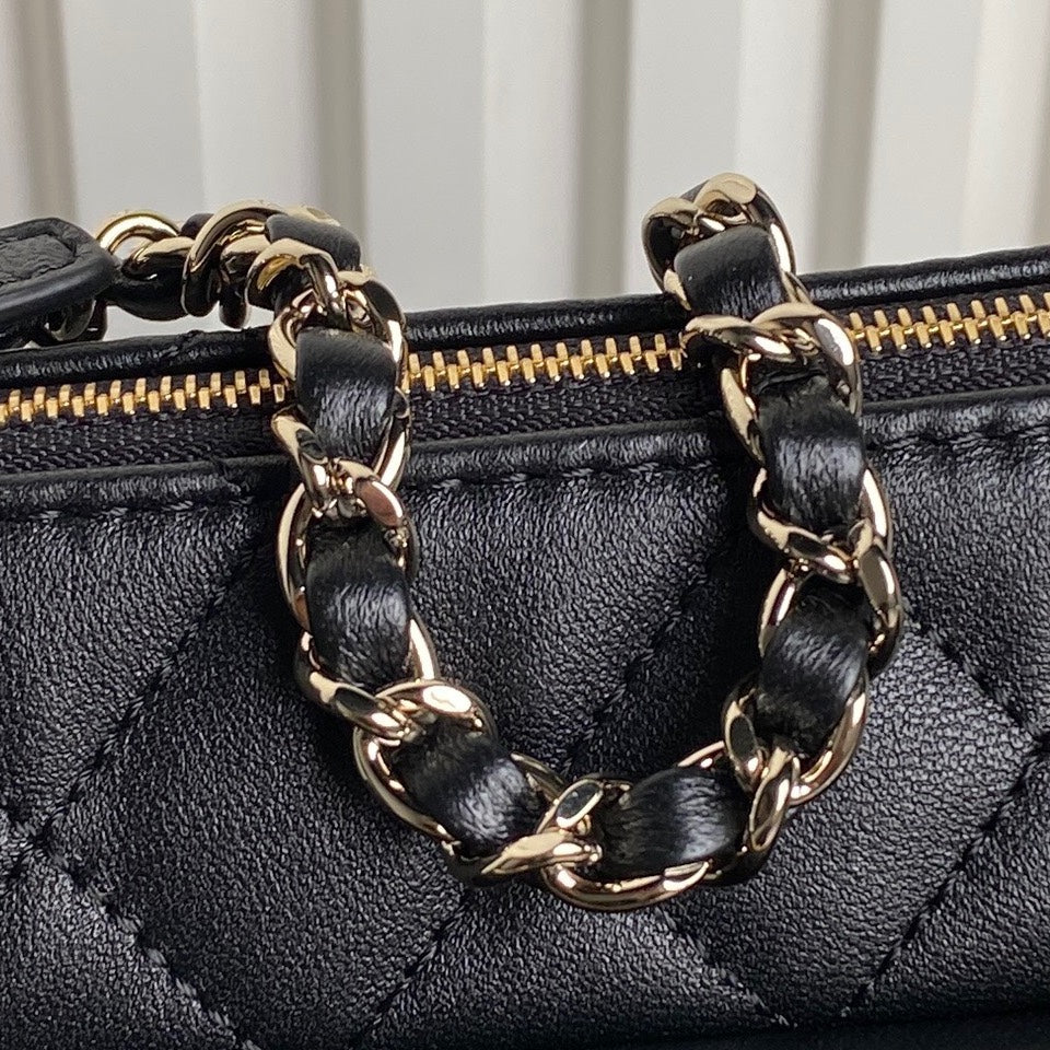 CHANEL 25C Clutch With Strap 21cm Black Calfskin