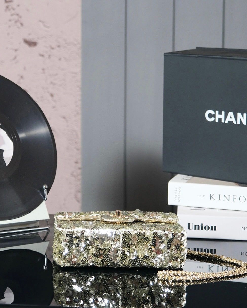 CHANEL 25C Flap Bag 21cm Dense Sequin White Calfskin