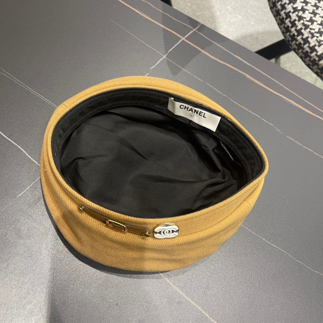 CHANEL BERET HAT IN PEANUT BROWN FABRIC 419383