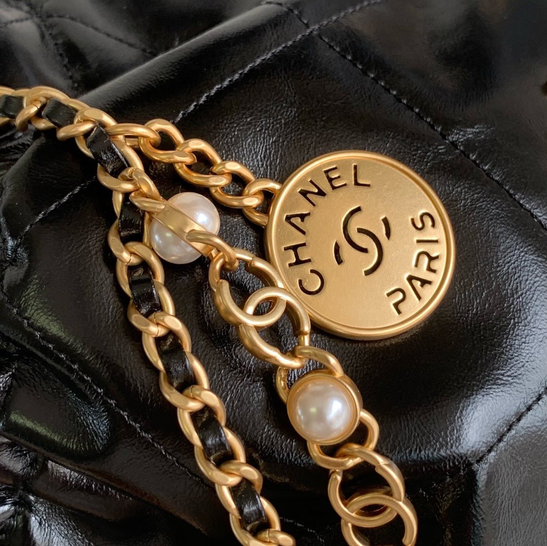 CHANEL 24a 22 hobo bag 20cm black lambskin pearl gold hardware