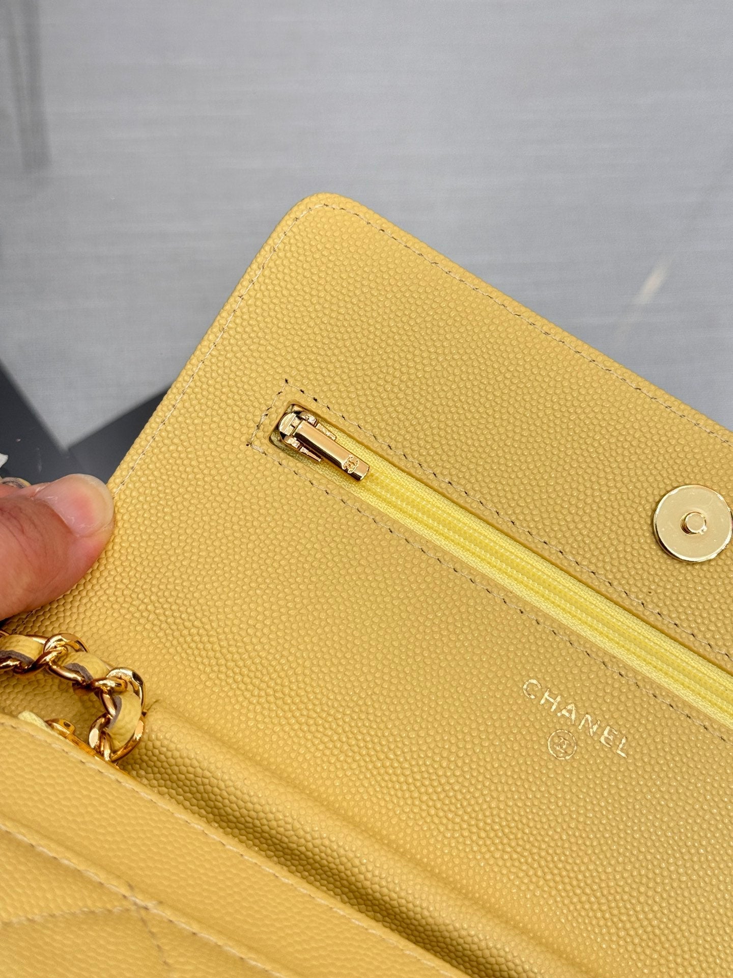 CHANEL WOC 19CM LIME CAVIAR GOLD HARDWARE