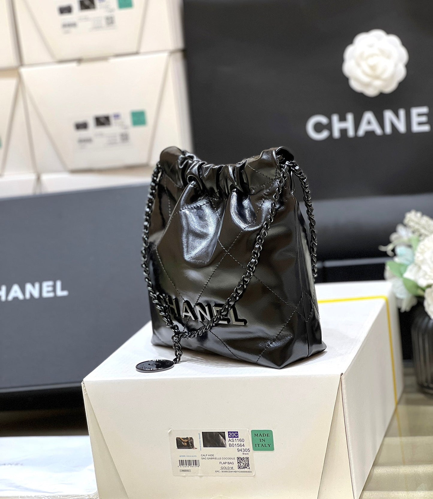 CHANEL cc22 mini hobo bag 20cm all black lambskin
