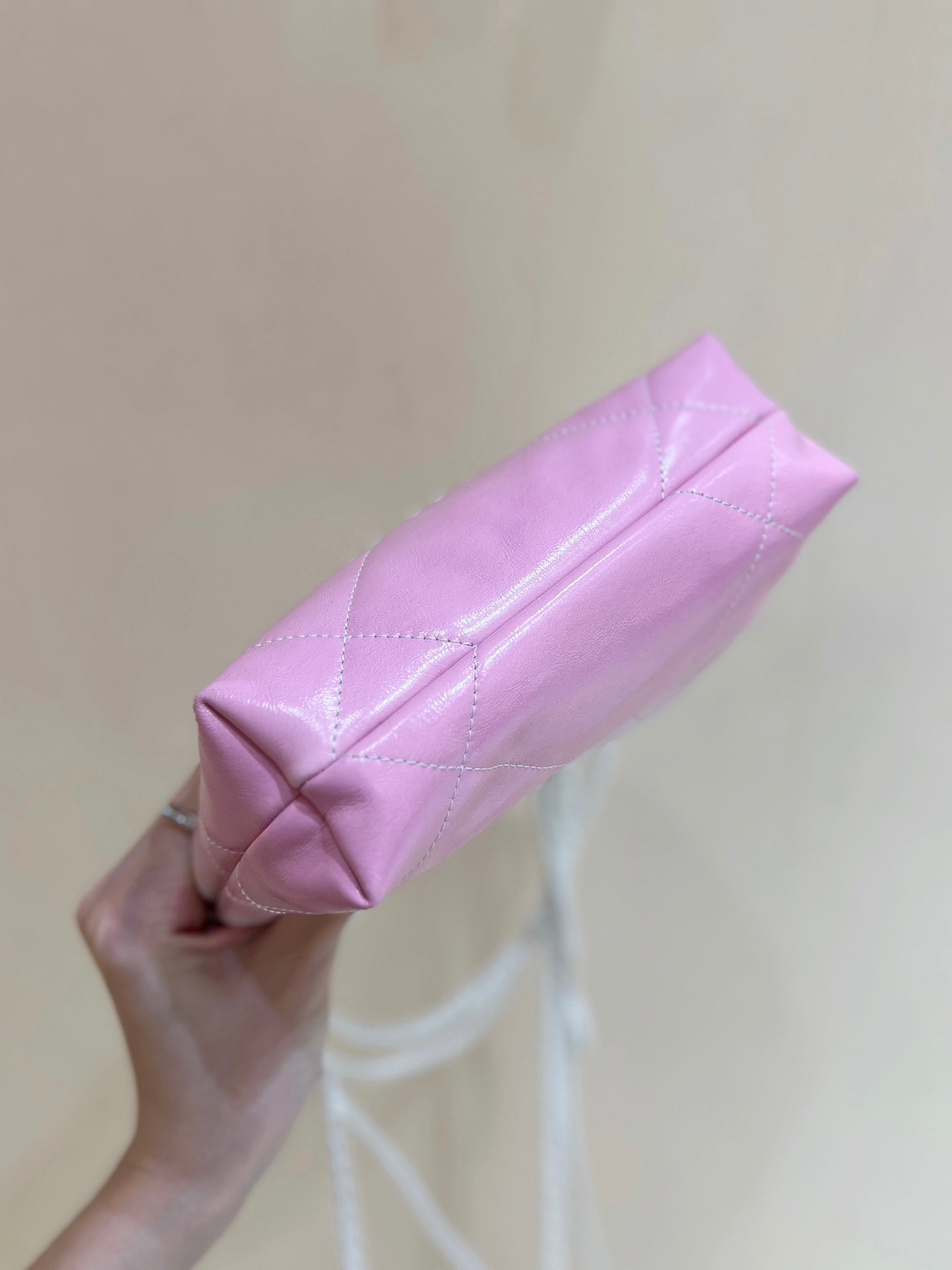 CHANEL cc22 mini hobo bag 20cm pink white lambskin silver hardware