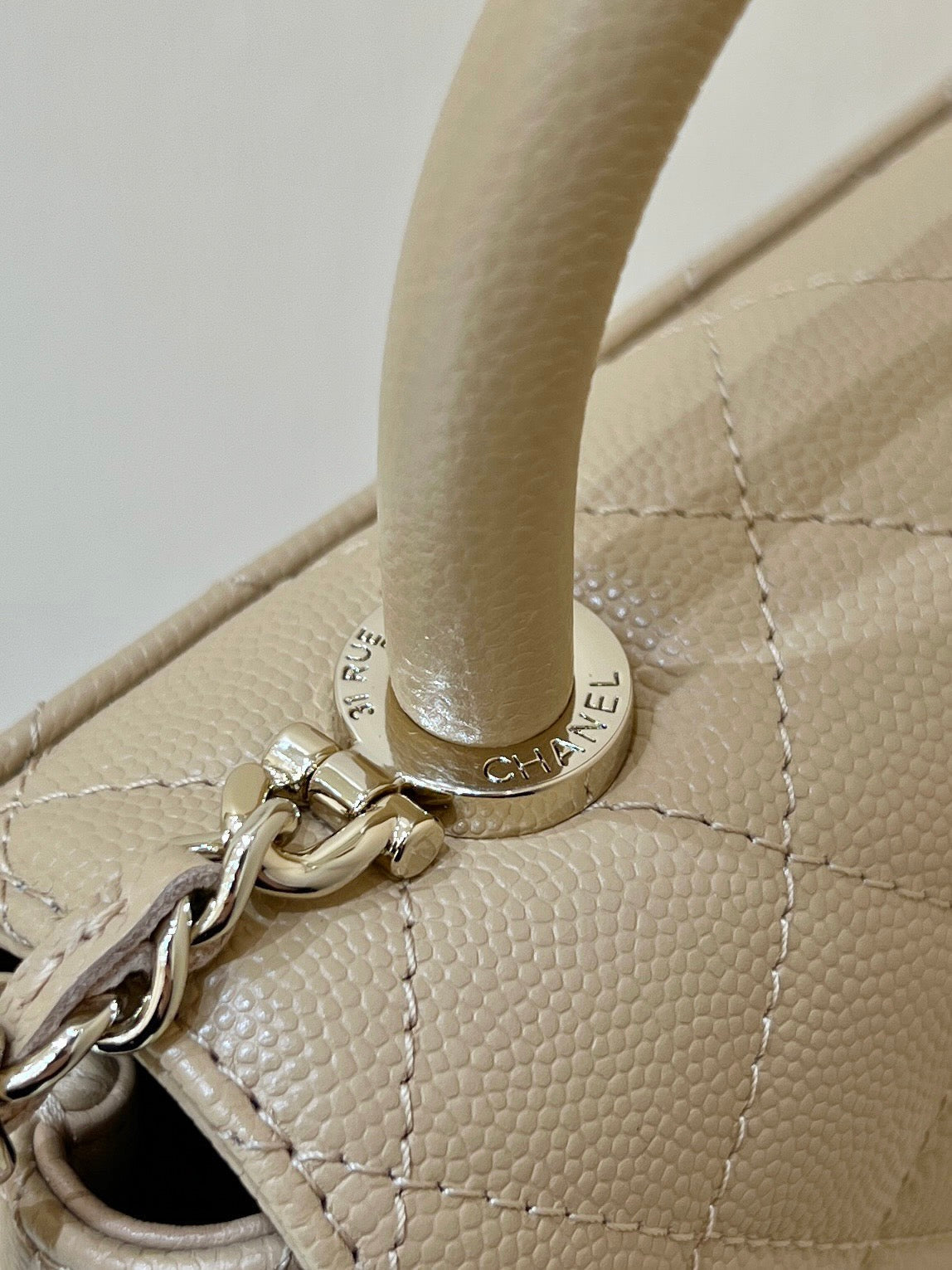 CHANEL 24K Coco Hanle Nano 18cm Beige Grained Calfskin Gold Hardware