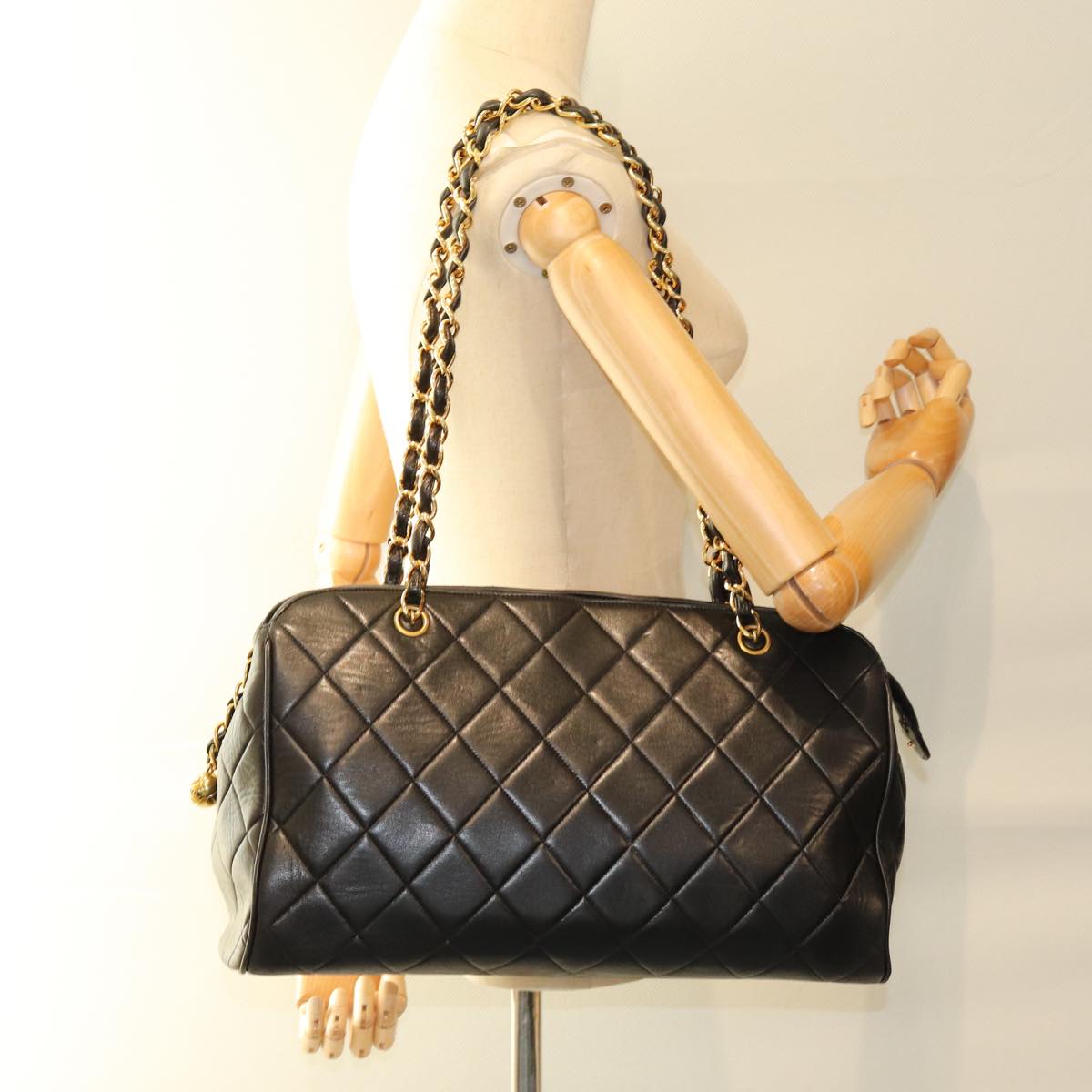 CHANEL Matelasse Chain Shoulder Bag Lamb Skin Black CC ki4411