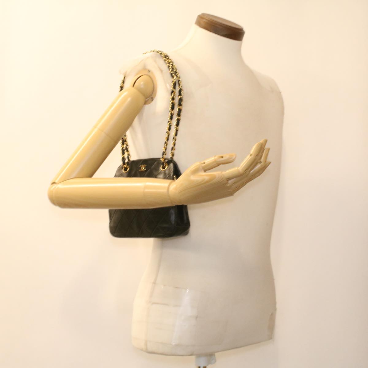 CHANEL Matelasse Clasp Chain Shoulder Bag Lamb Skin Black CC kk164