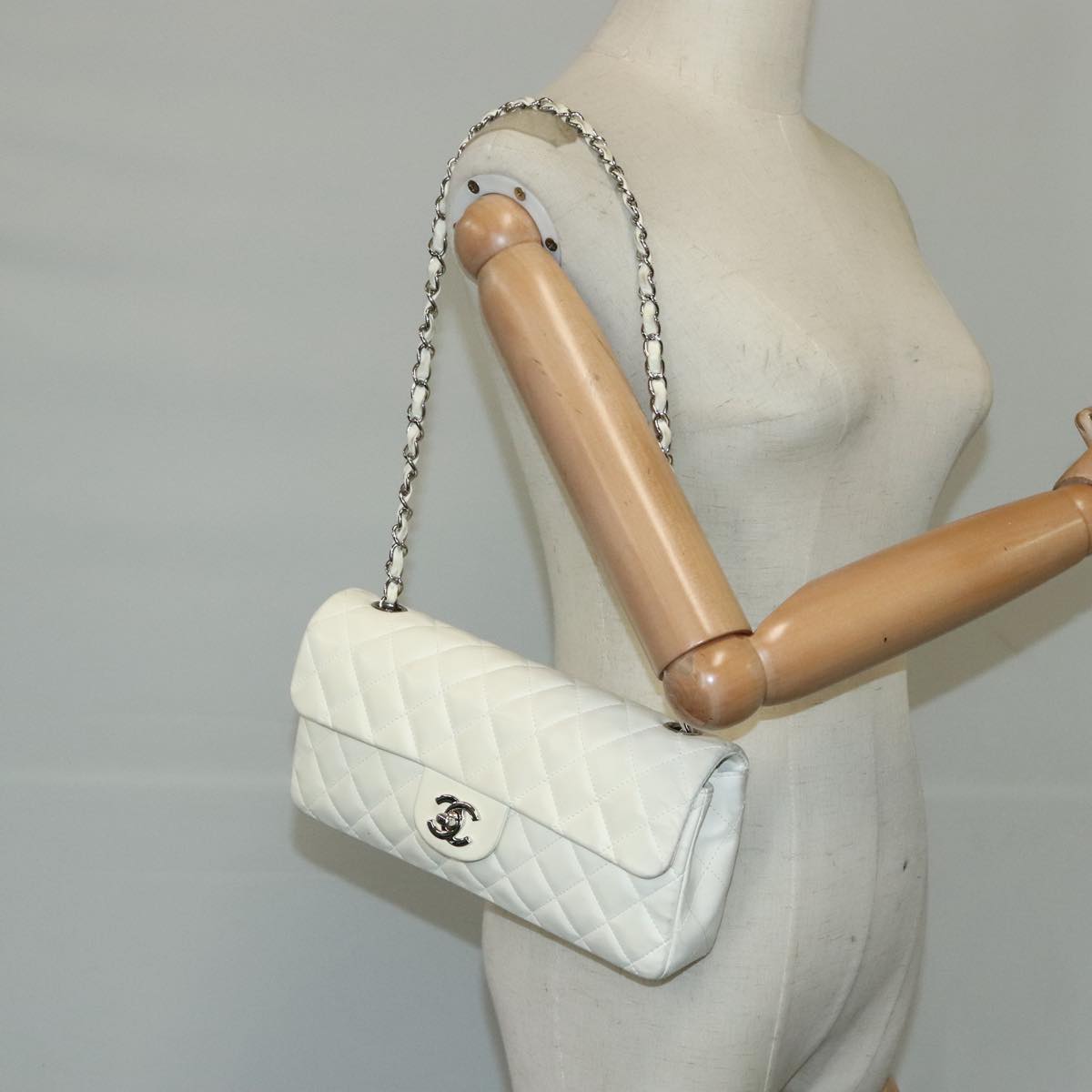 CHANEL Matelasse Chain Shoulder Bag Lamb Skin White Silver CC PP036