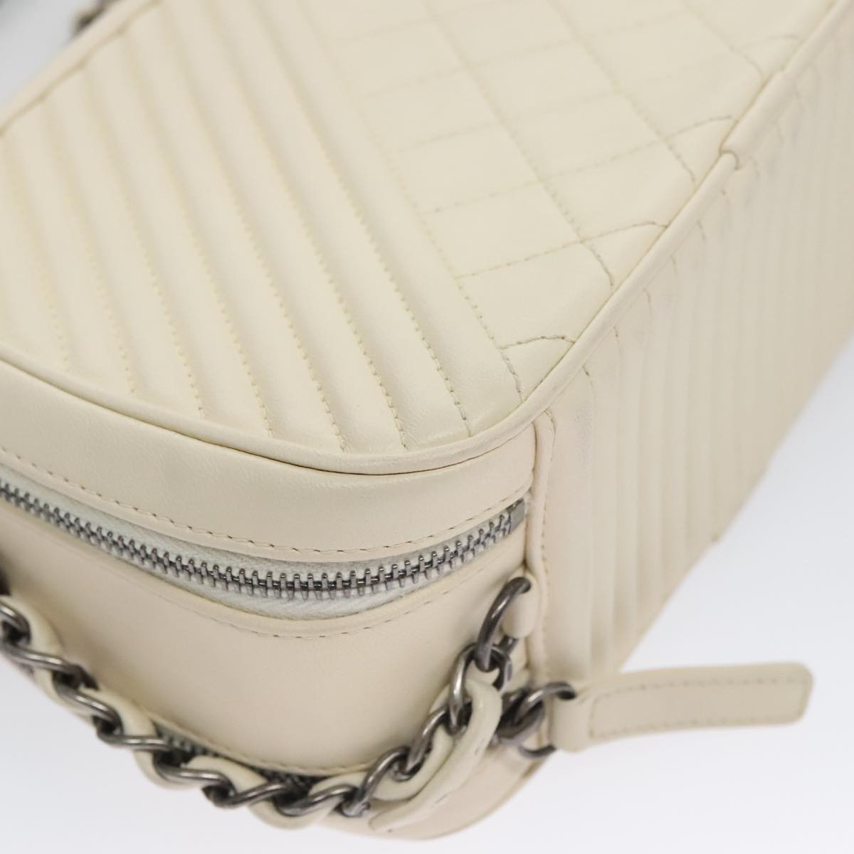 CHANEL Matelasse Chain Shoulder Bag Lamb Skin White CC PP060