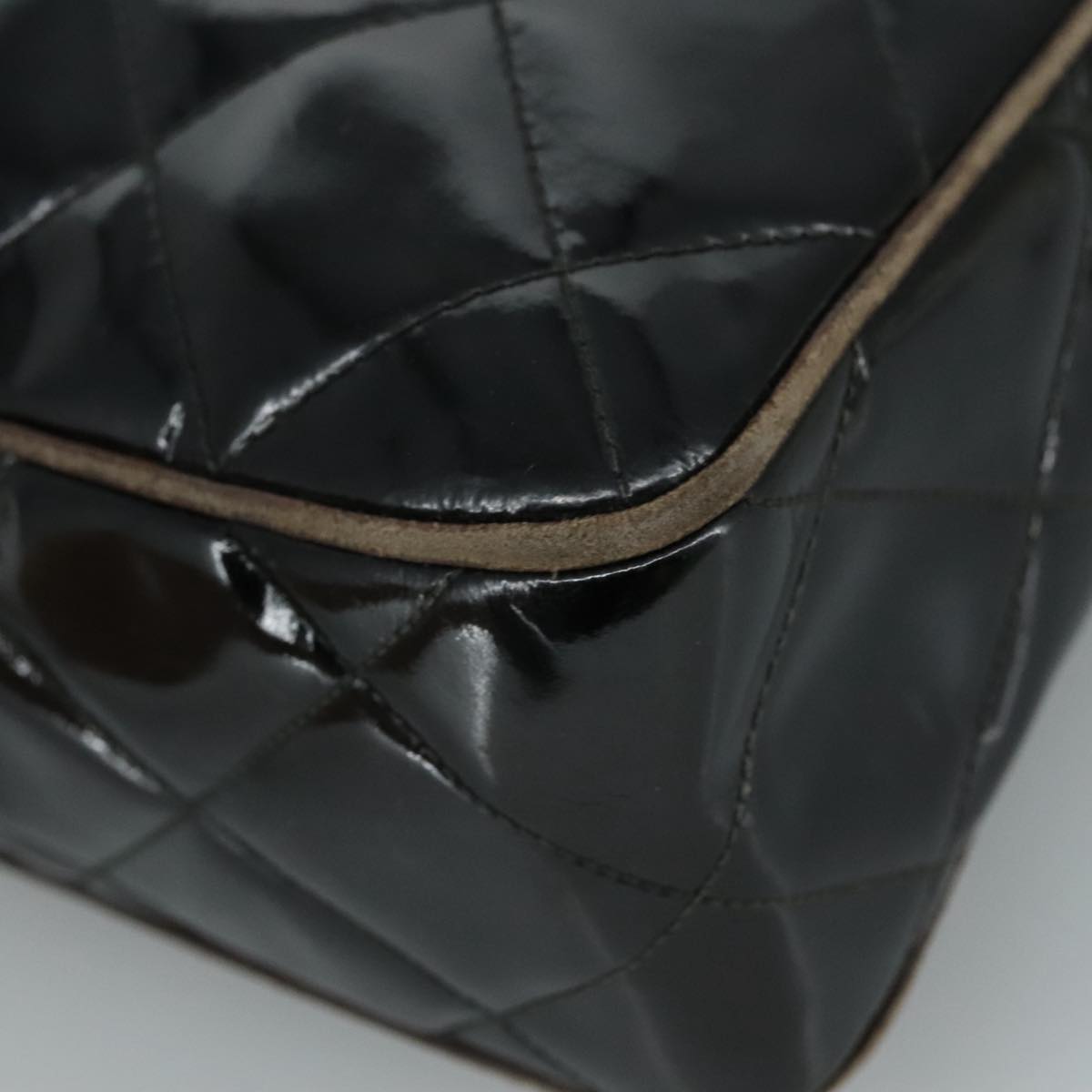CHANEL Matelasse Shoulder Bag Patent Leather Black Gold CC PP073