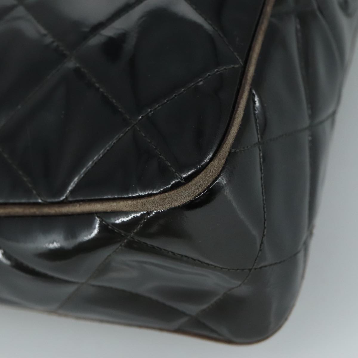 CHANEL Matelasse Shoulder Bag Patent Leather Black Gold CC PP073