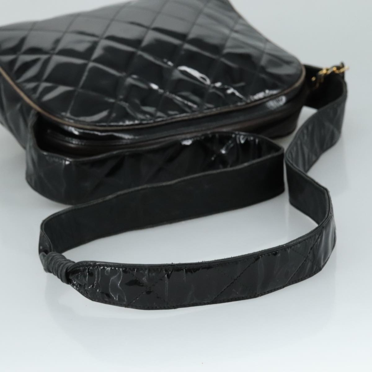 CHANEL Matelasse Shoulder Bag Patent Leather Black Gold CC PP073