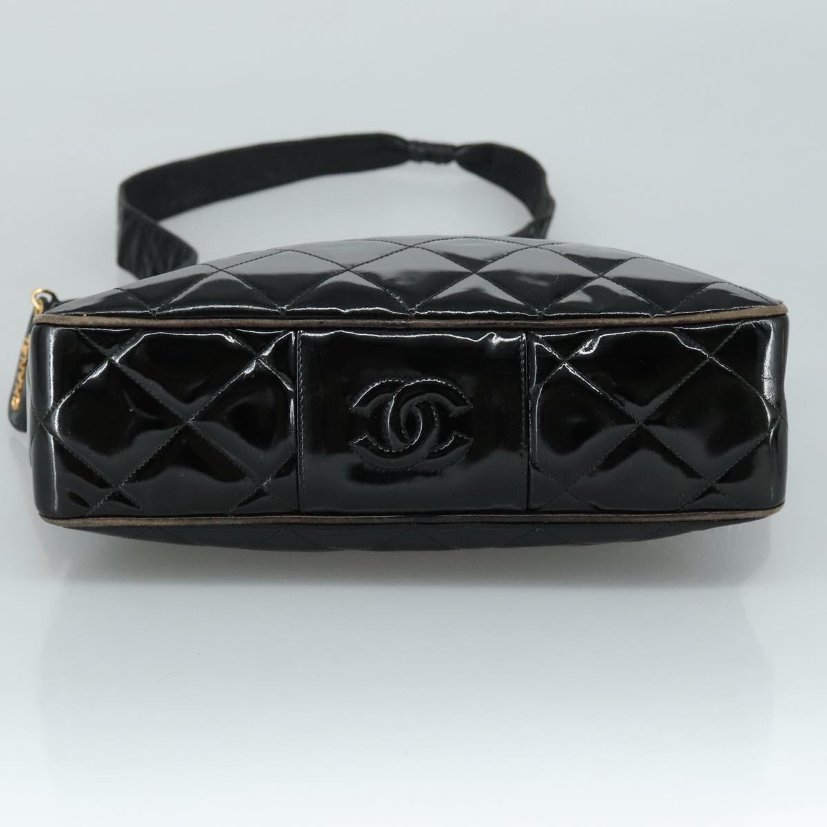 CHANEL Matelasse Shoulder Bag Patent Leather Black Gold CC PP073