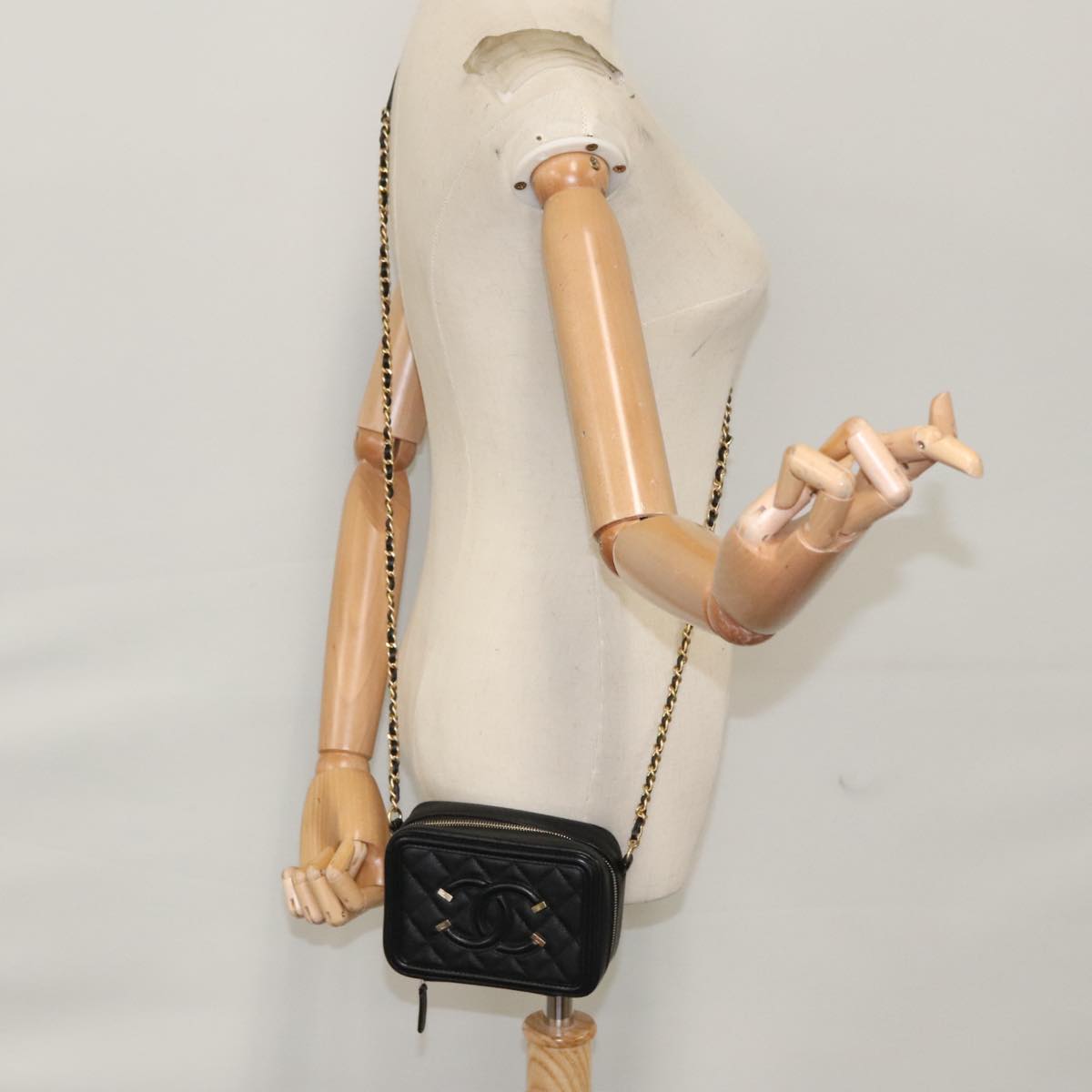 CHANEL Matelasse Chain Shoulder Bag Caviar Skin Black Gold CC PP102
