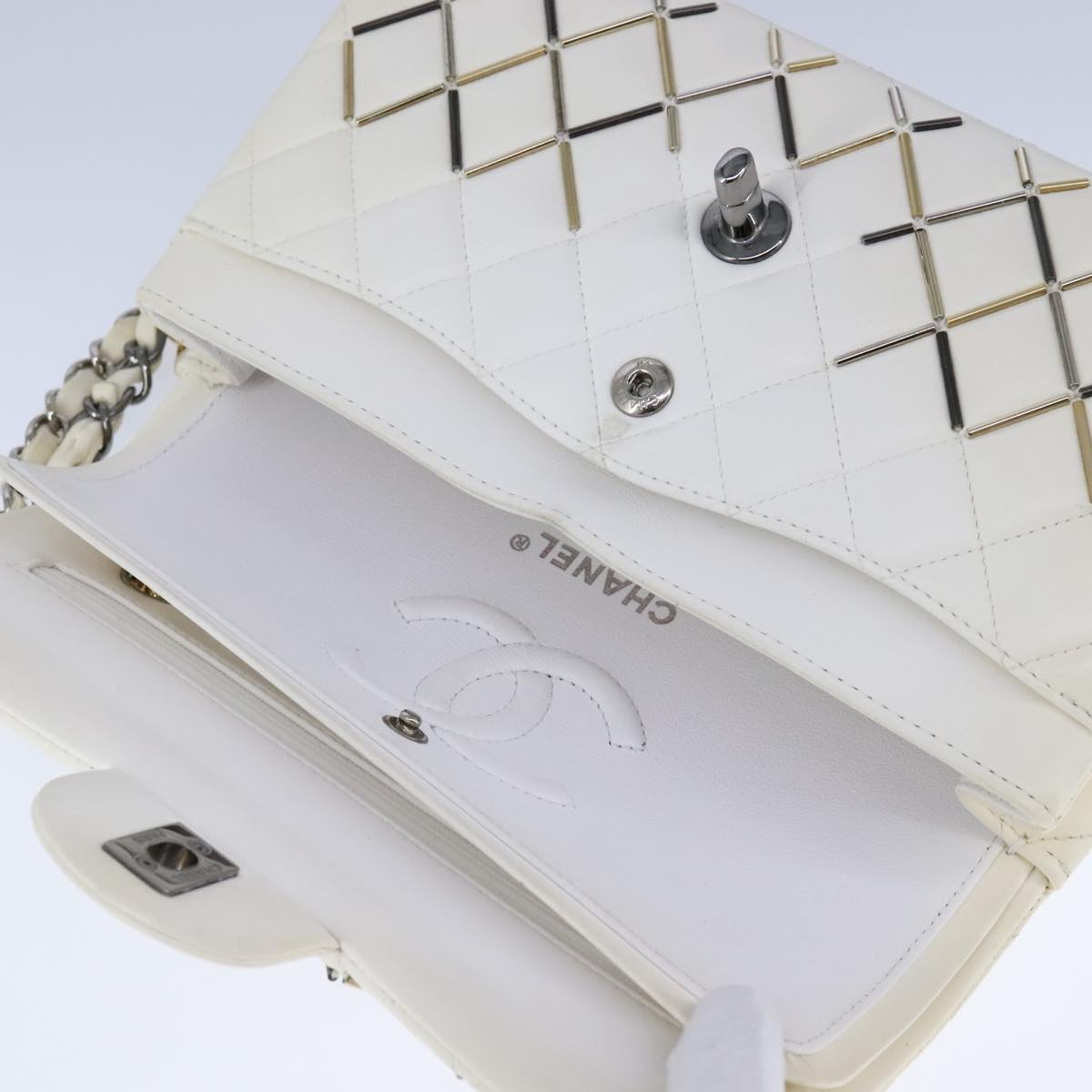 CHANEL Matelasse Chain Shoulder Bag Lamb Skin White CC PP140A
